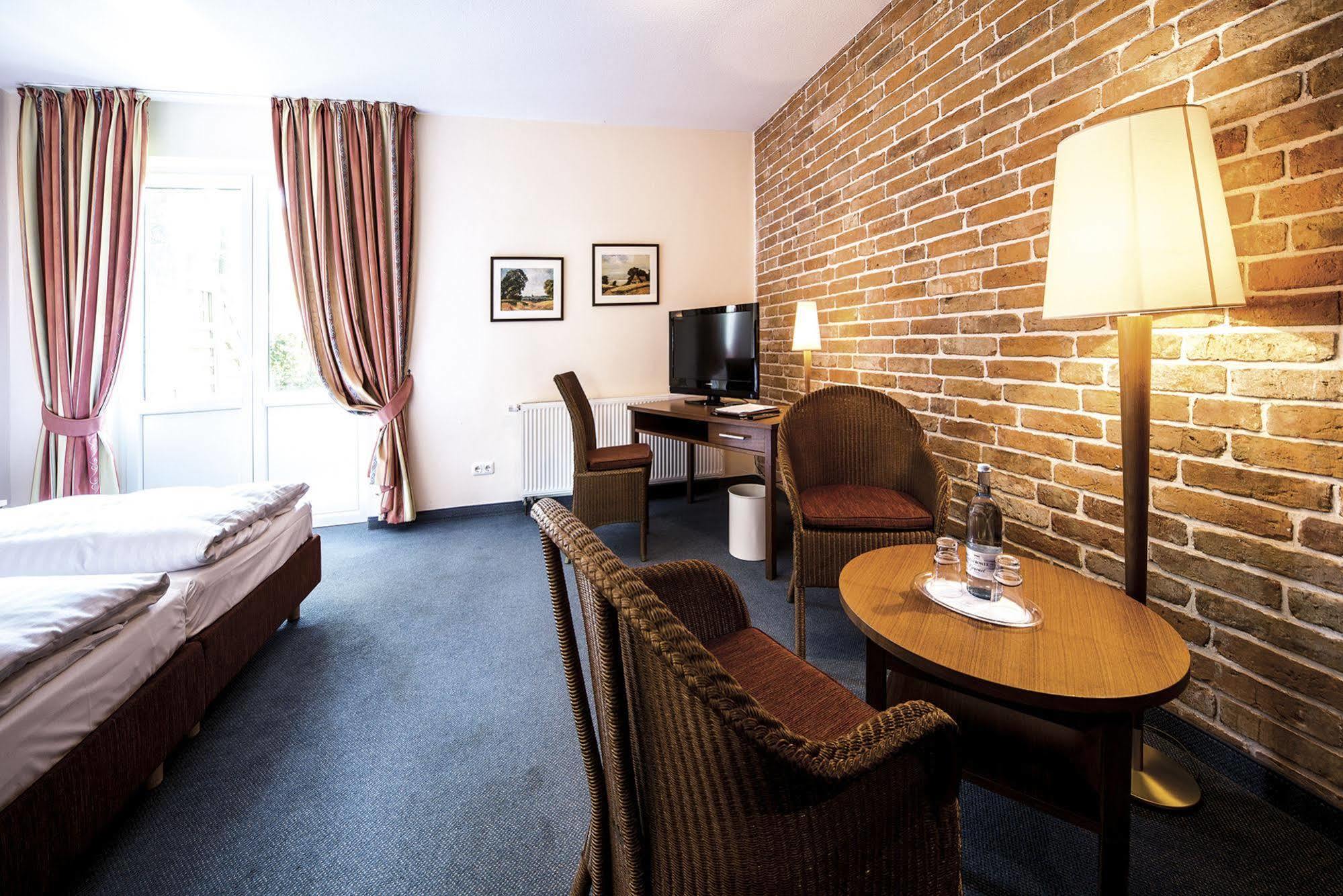 Seehotel Heidehof Klein Nemerow Eksteriør billede